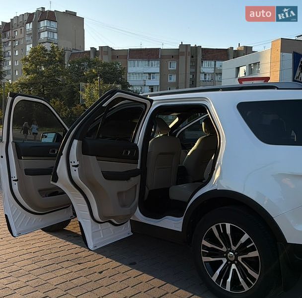 Внедорожник / Кроссовер Ford Explorer 2018 в Ивано-Франковске