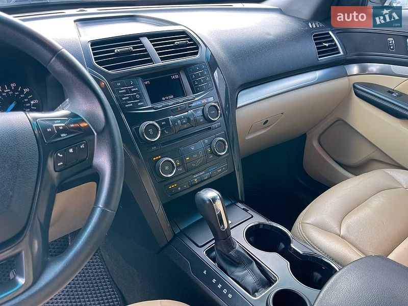 Позашляховик / Кросовер Ford Explorer 2015 в Києві