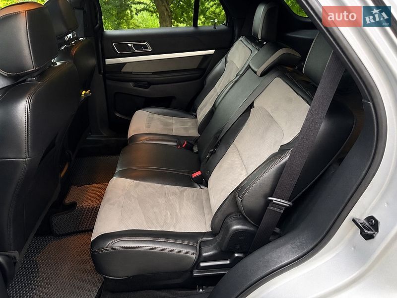 Внедорожник / Кроссовер Ford Explorer 2017 в Владимире