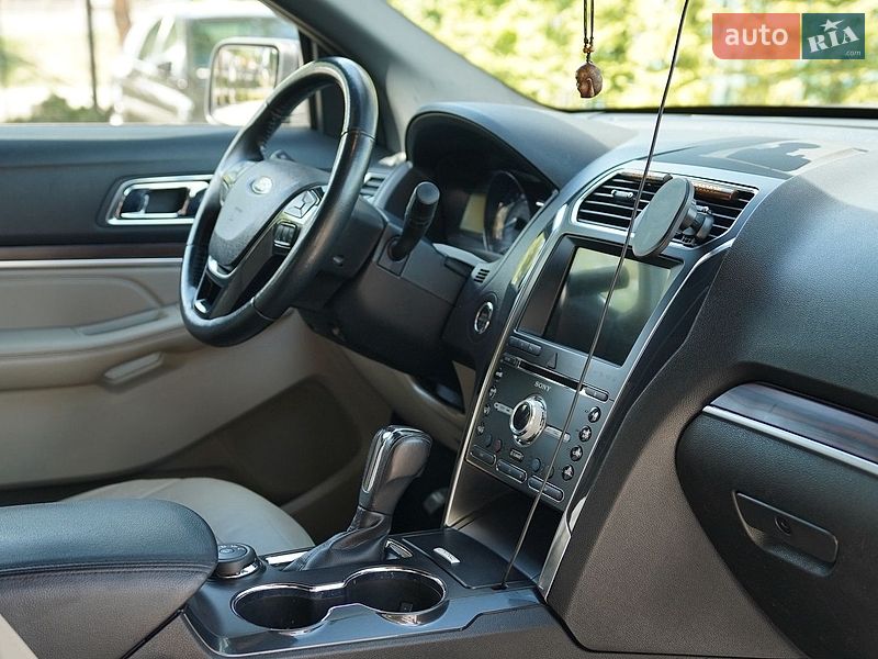 Позашляховик / Кросовер Ford Explorer 2018 в Луцьку