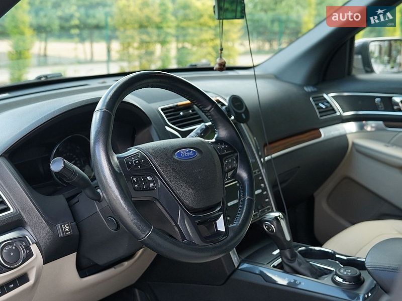Позашляховик / Кросовер Ford Explorer 2018 в Луцьку