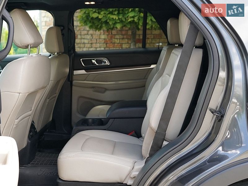 Позашляховик / Кросовер Ford Explorer 2018 в Луцьку