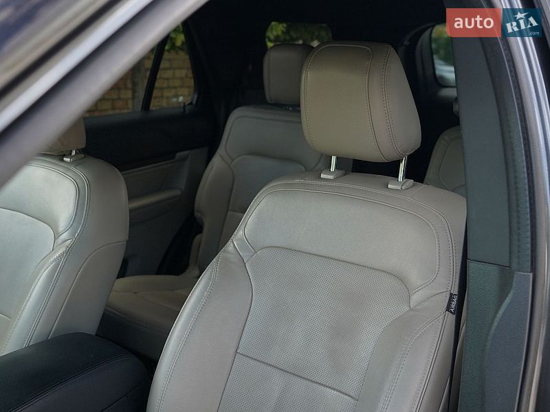 Позашляховик / Кросовер Ford Explorer 2018 в Луцьку