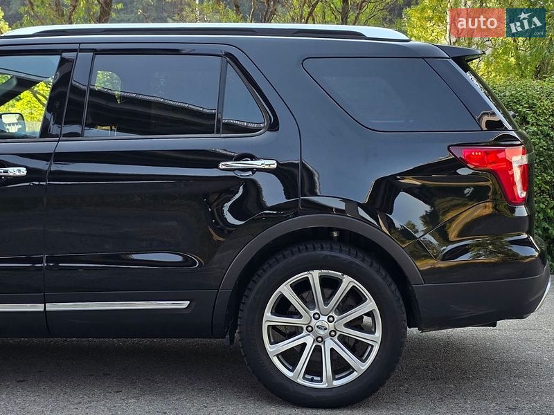 Позашляховик / Кросовер Ford Explorer 2017 в Києві