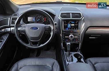 Позашляховик / Кросовер Ford Explorer 2017 в Києві