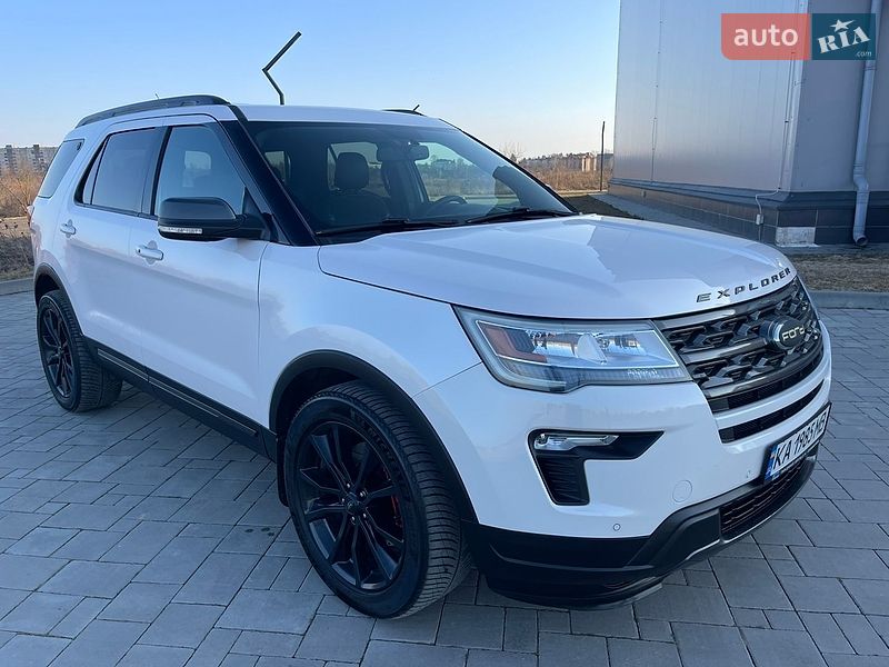 Позашляховик / Кросовер Ford Explorer 2018 в Рівному