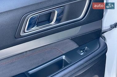 Позашляховик / Кросовер Ford Explorer 2018 в Рівному