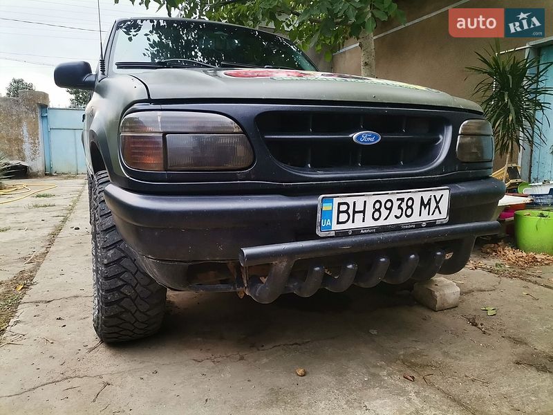Позашляховик / Кросовер Ford Explorer 1995 в Татарбунарах