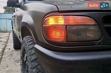 Позашляховик / Кросовер Ford Explorer 1995 в Татарбунарах