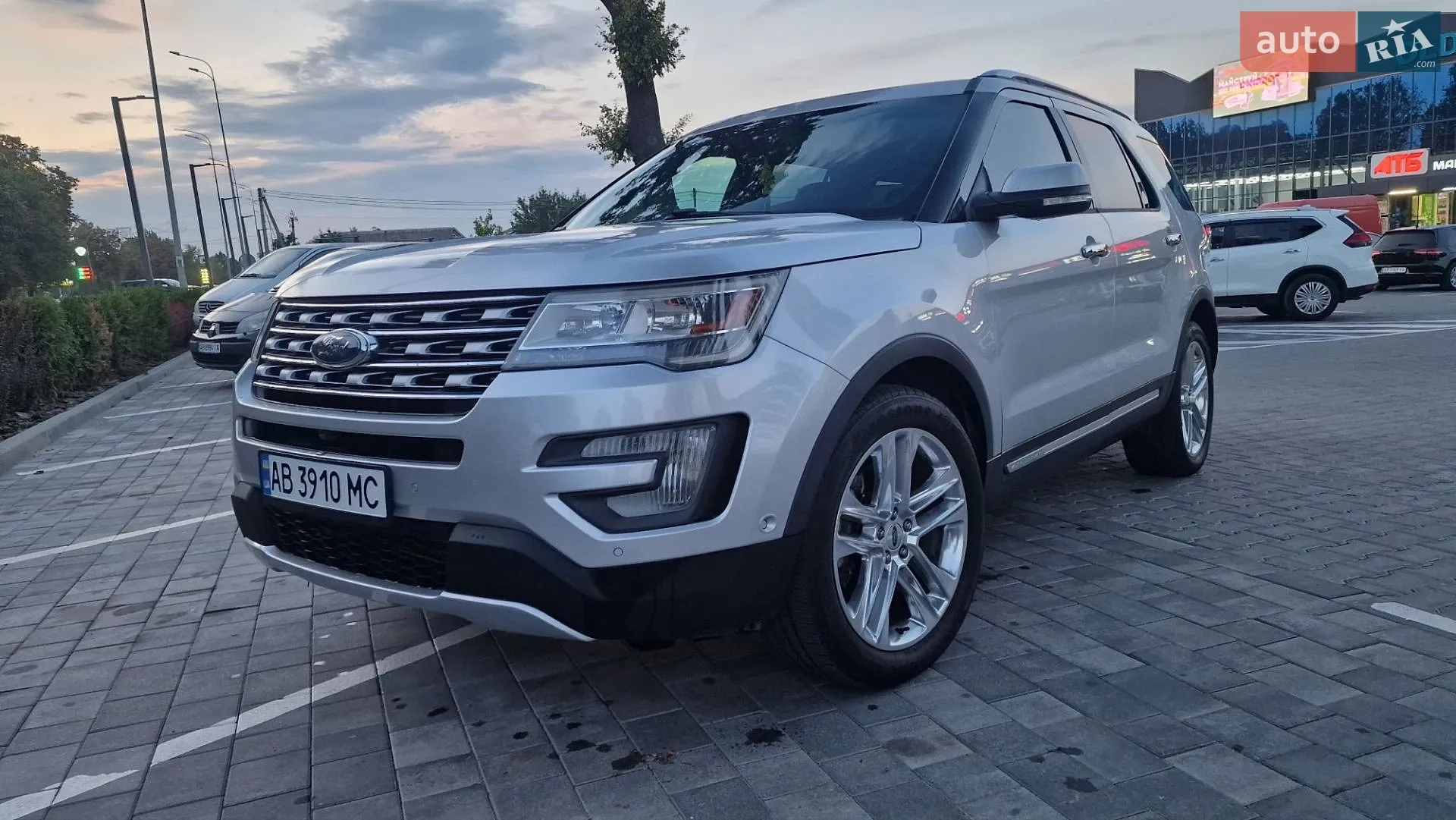 2016 Ford Explorer - мініатюра 5