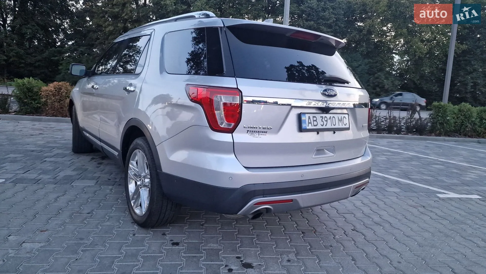 2016 Ford Explorer - мініатюра 13