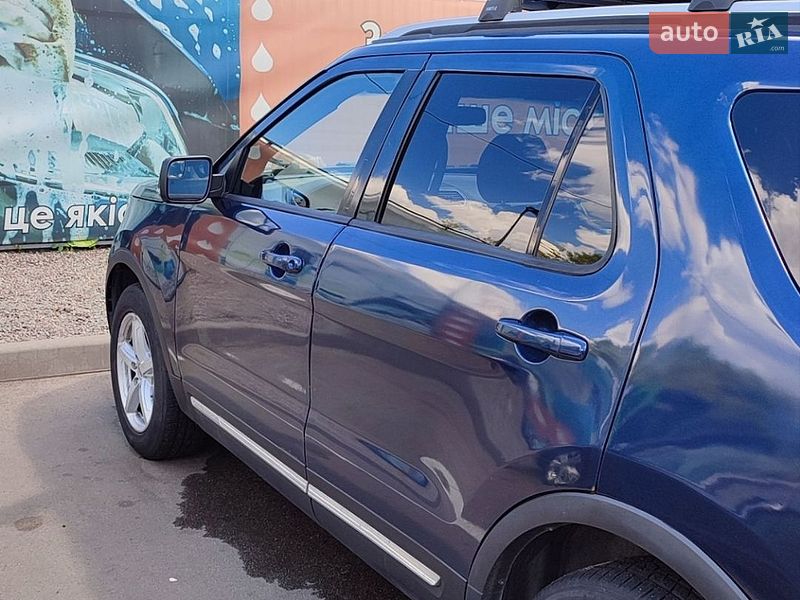 Позашляховик / Кросовер Ford Explorer 2015 в Києві
