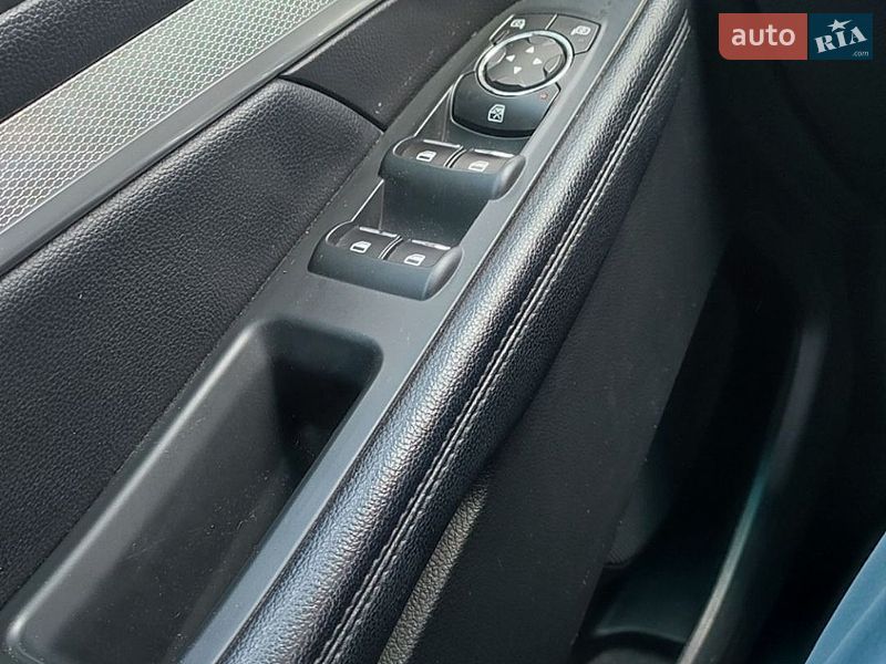 Позашляховик / Кросовер Ford Explorer 2015 в Києві