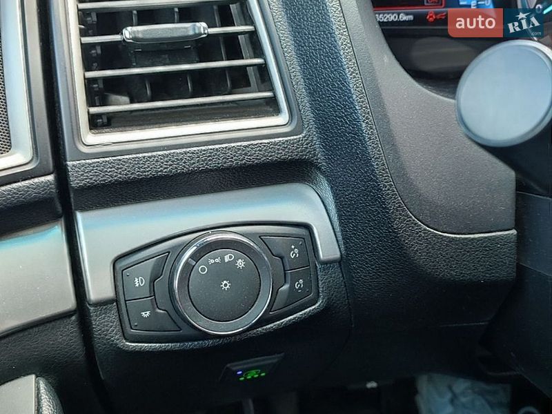 Позашляховик / Кросовер Ford Explorer 2015 в Києві