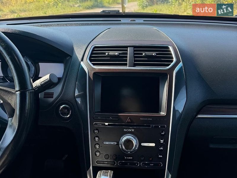 Позашляховик / Кросовер Ford Explorer 2015 в Києві