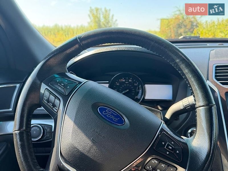 Позашляховик / Кросовер Ford Explorer 2015 в Києві