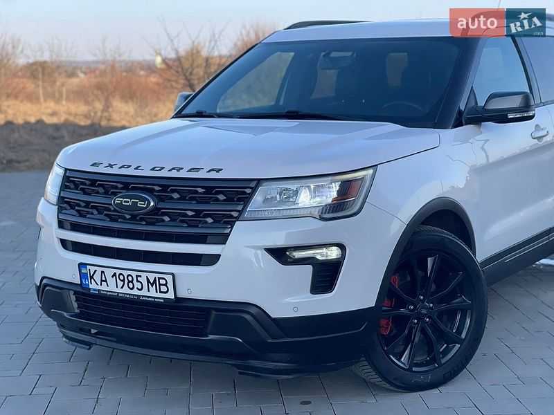Позашляховик / Кросовер Ford Explorer 2018 в Рівному