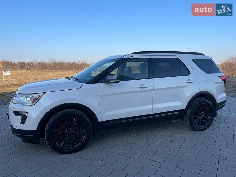 Позашляховик / Кросовер Ford Explorer 2018 в Рівному