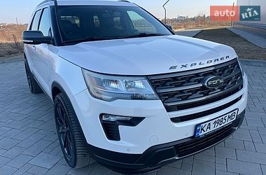 Позашляховик / Кросовер Ford Explorer 2018 в Рівному