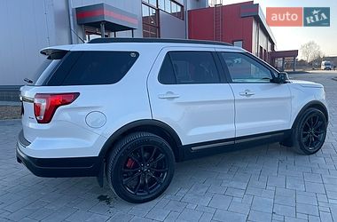 Позашляховик / Кросовер Ford Explorer 2018 в Рівному
