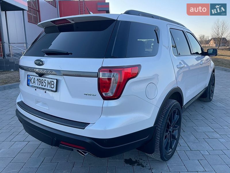 Позашляховик / Кросовер Ford Explorer 2018 в Рівному
