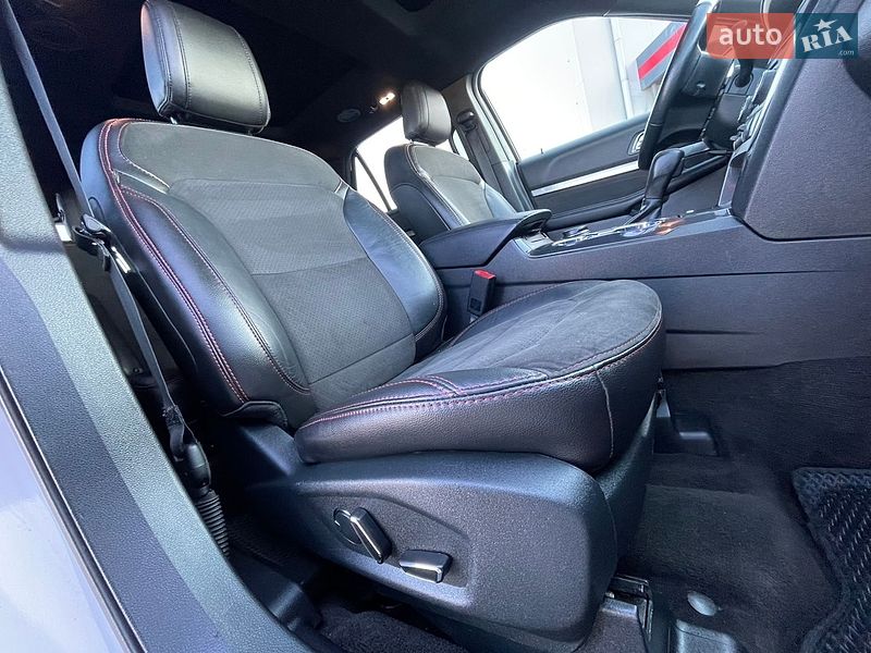 Позашляховик / Кросовер Ford Explorer 2018 в Рівному