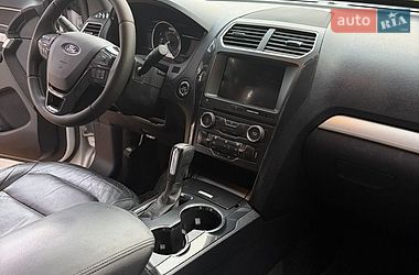 Внедорожник / Кроссовер Ford Explorer 2017 в Черновцах