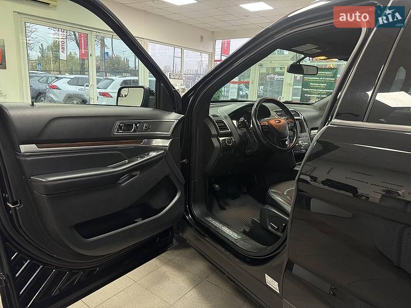Позашляховик / Кросовер Ford Explorer 2017 в Києві