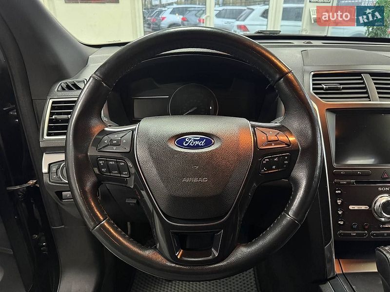 Позашляховик / Кросовер Ford Explorer 2017 в Києві