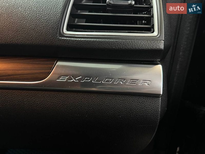 Позашляховик / Кросовер Ford Explorer 2017 в Києві