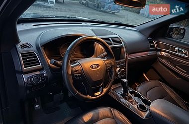 Позашляховик / Кросовер Ford Explorer 2017 в Львові