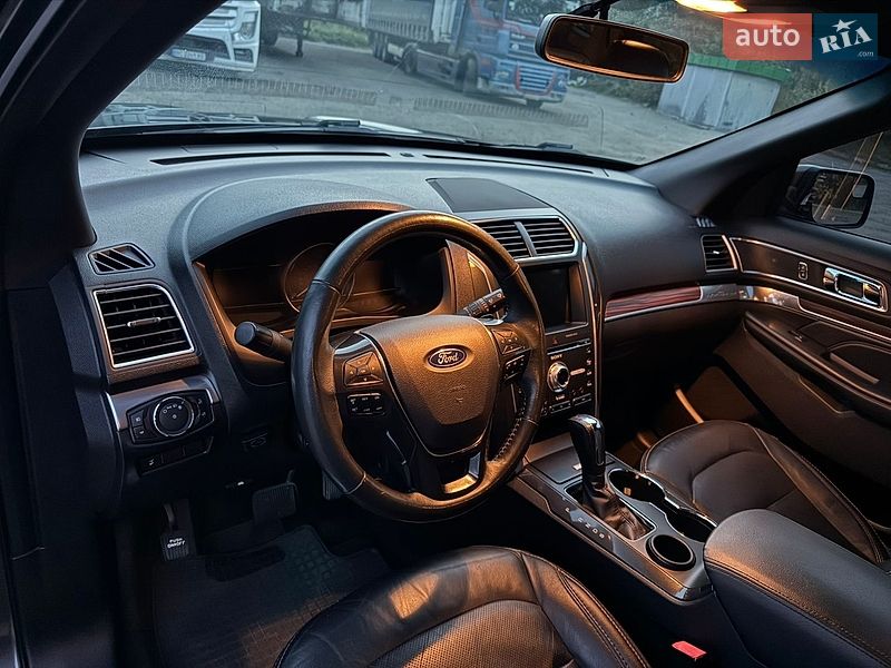 Позашляховик / Кросовер Ford Explorer 2017 в Львові