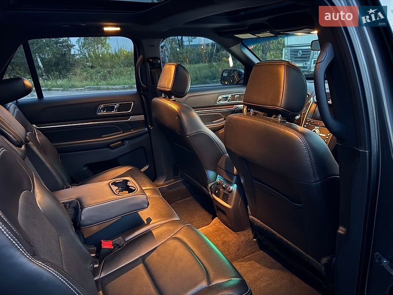 Позашляховик / Кросовер Ford Explorer 2017 в Львові