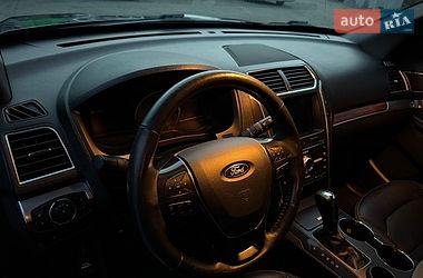 Позашляховик / Кросовер Ford Explorer 2017 в Львові