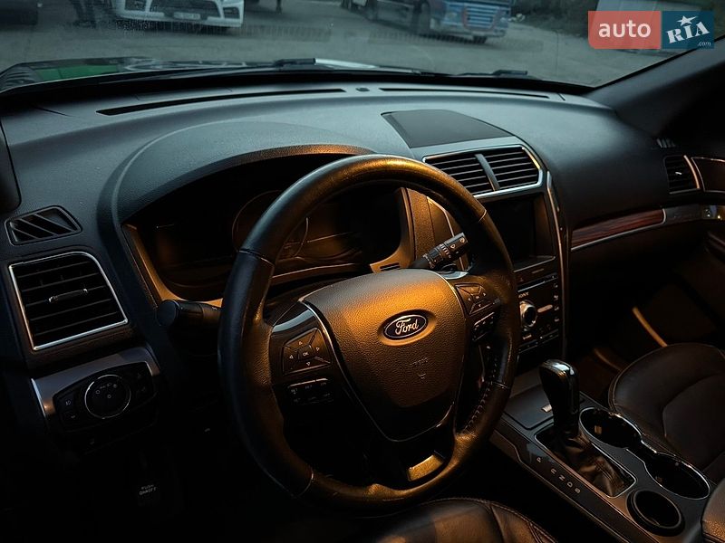 Позашляховик / Кросовер Ford Explorer 2017 в Львові