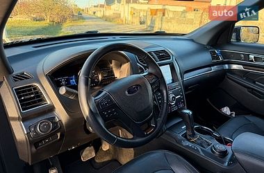 Внедорожник / Кроссовер Ford Explorer 2017 в Стрые