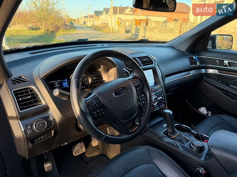Внедорожник / Кроссовер Ford Explorer 2017 в Стрые