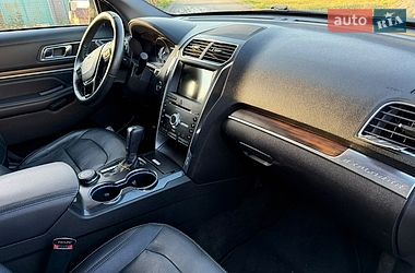 Внедорожник / Кроссовер Ford Explorer 2017 в Стрые