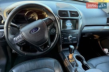 Внедорожник / Кроссовер Ford Explorer 2017 в Стрые