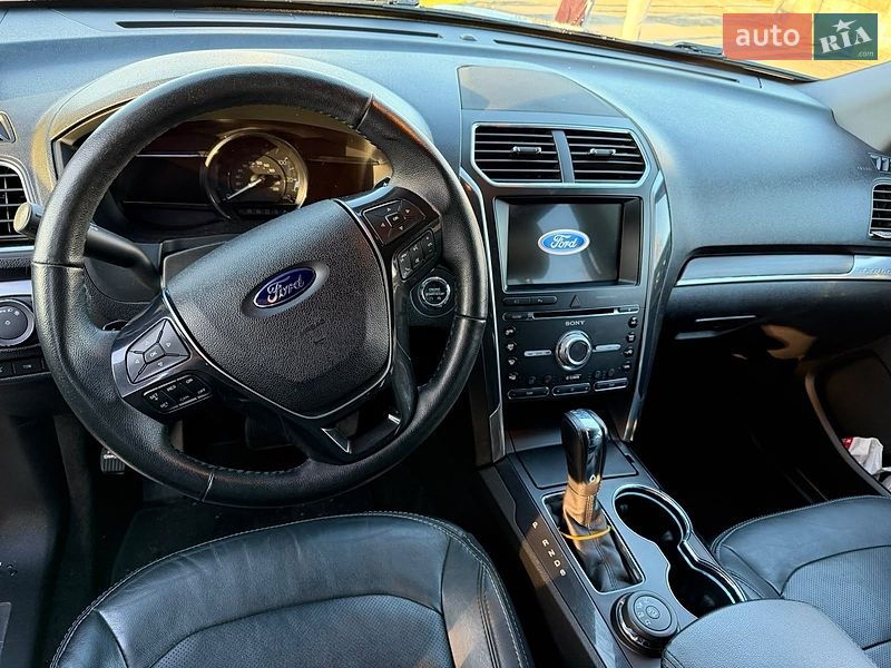 Внедорожник / Кроссовер Ford Explorer 2017 в Стрые