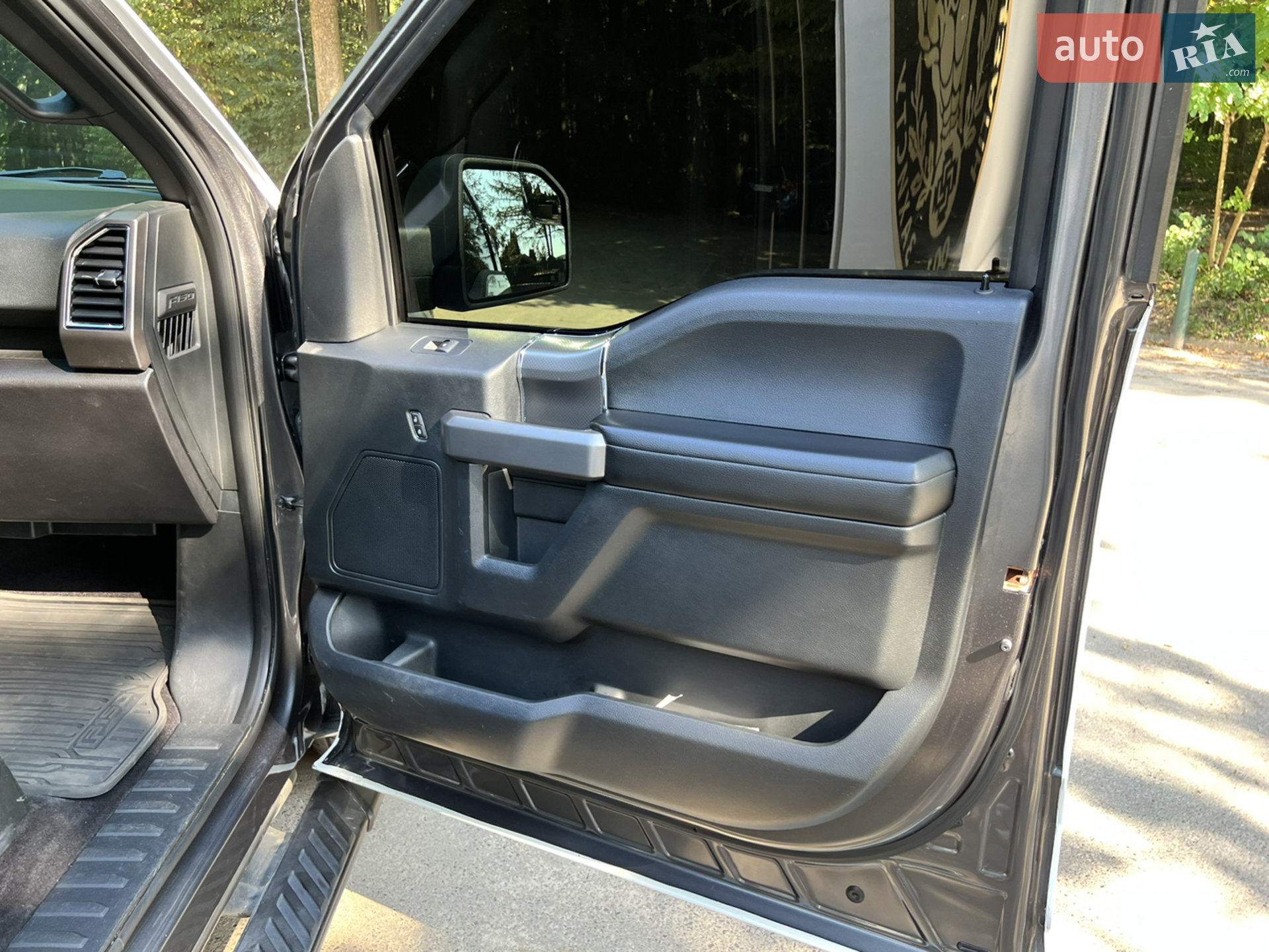 2015 Ford F-150 - мініатюра 24