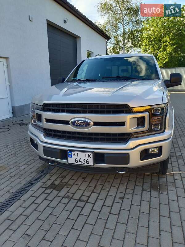 Пікап Ford F-150 2015 в 