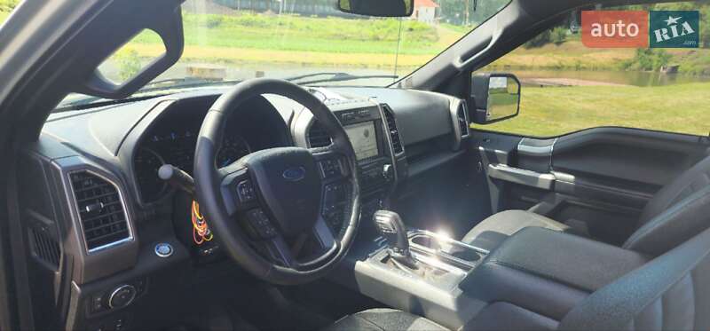 Пикап Ford F-150 2016 в Черкассах