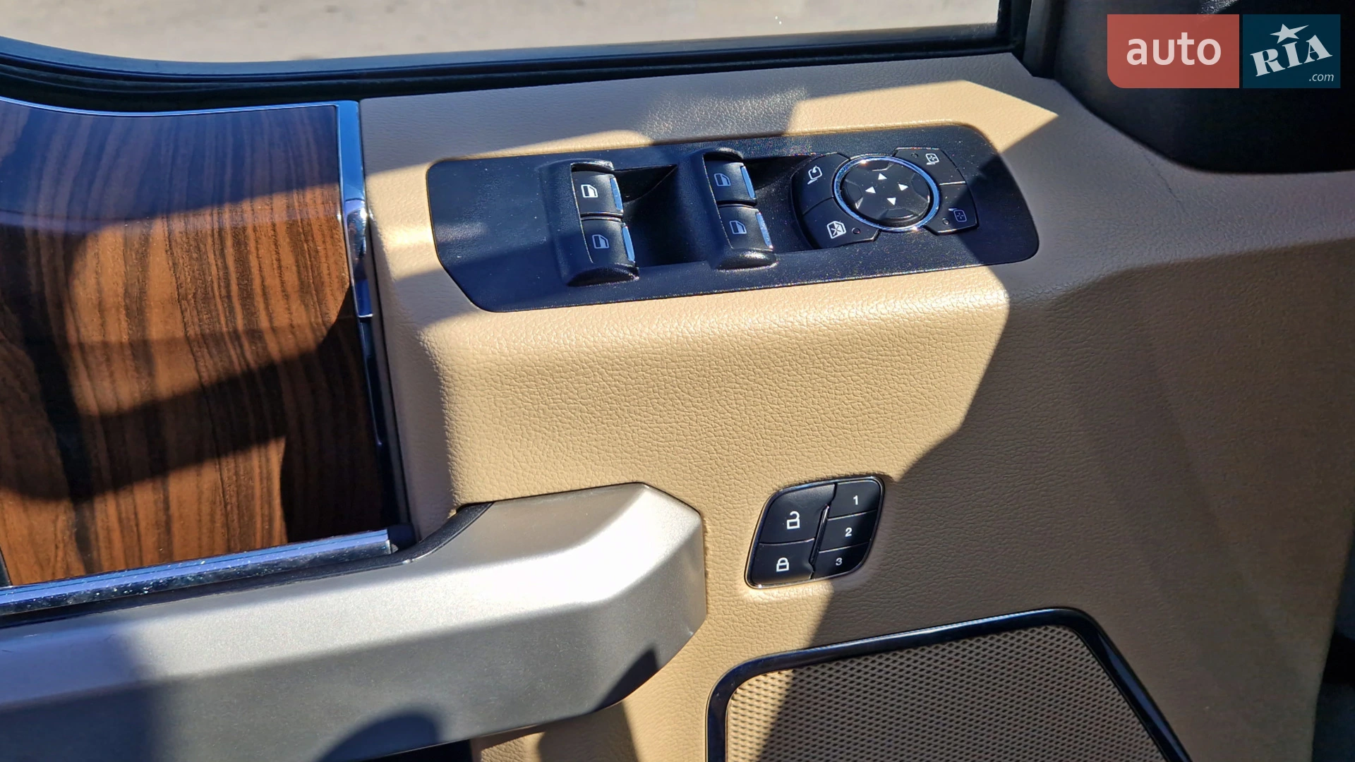 2015 Ford F-150 - мініатюра 23