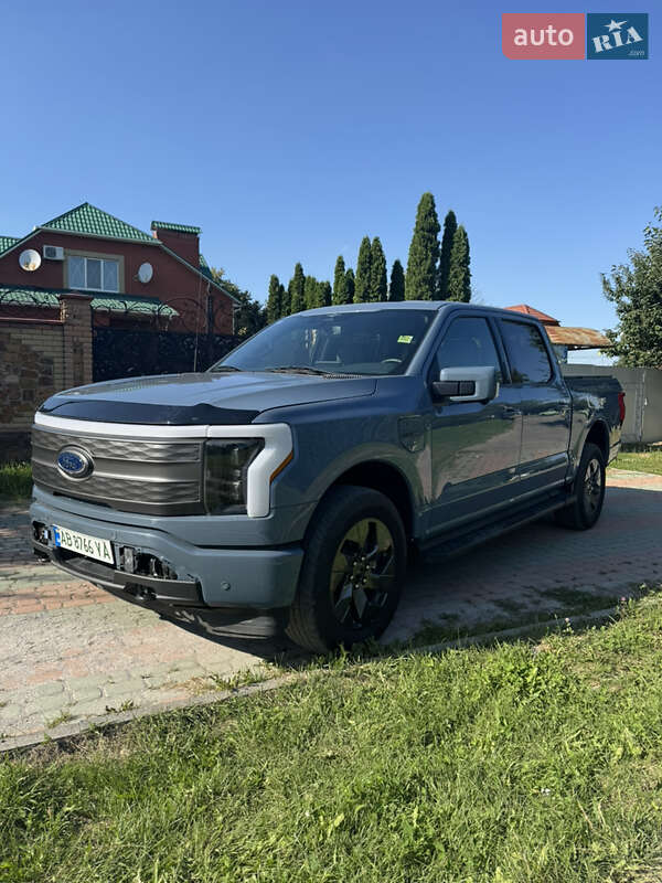 Пикап Ford F-150 2023 в 