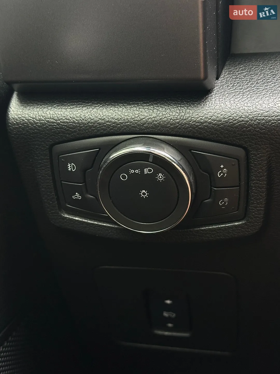 2015 Ford F-150 - мініатюра 26