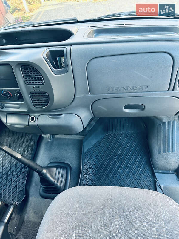 Мінівен Ford F-260 2003 в Любомлі