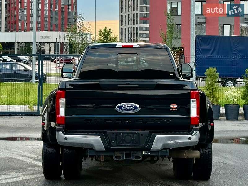 Пикап Ford F-350 2017 в Киеве