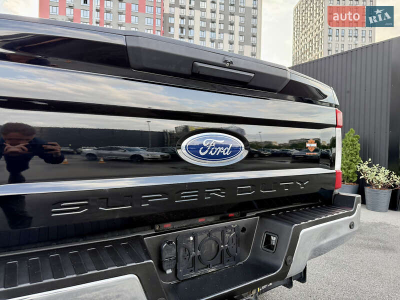 Пикап Ford F-350 2017 в Киеве