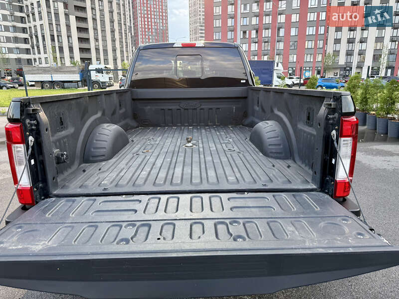 Пикап Ford F-350 2017 в Киеве